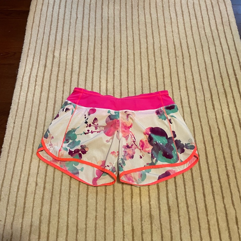 Lululemon Speed Up Short size 6